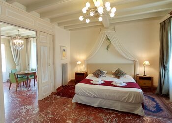 Top Holiday Homes and Bed and Breakfasts